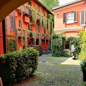 - Alzaia Naviglio Grande דירה